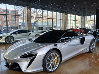 Заказать MCLAREN ARTURA