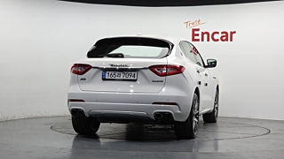 MASERATI LEVANTE 2018