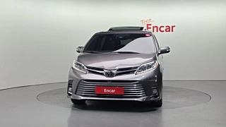 TOYOTA SIENNA 2018
