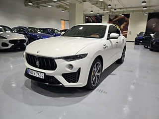 Заказать MASERATI LEVANTE