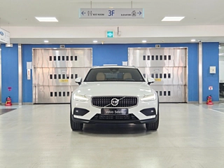 Заказать VOLVO V60 CROSS COUNTRY