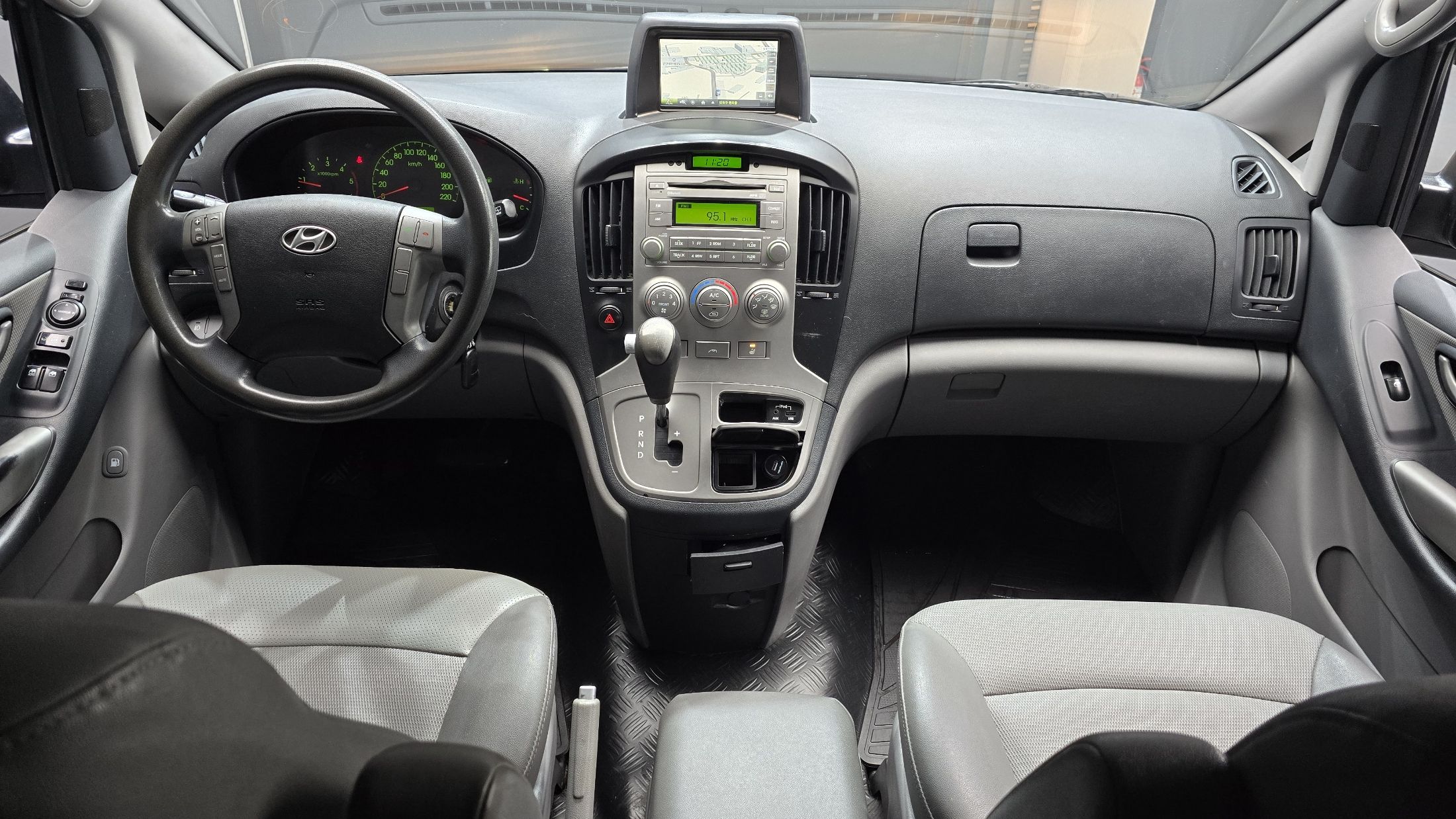 HYUNDAI STAREX GRAND 2011