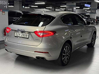 MASERATI LEVANTE 2017