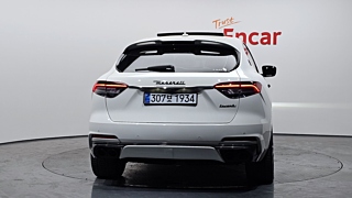 MASERATI LEVANTE 2017