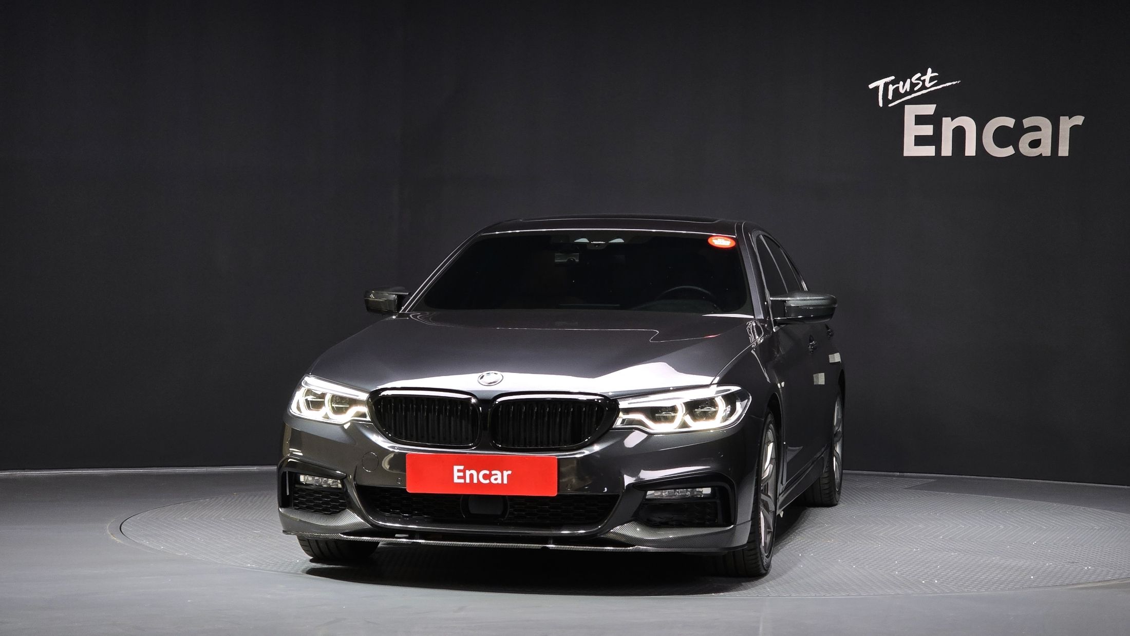 BMW 5-SERIES G30 2017