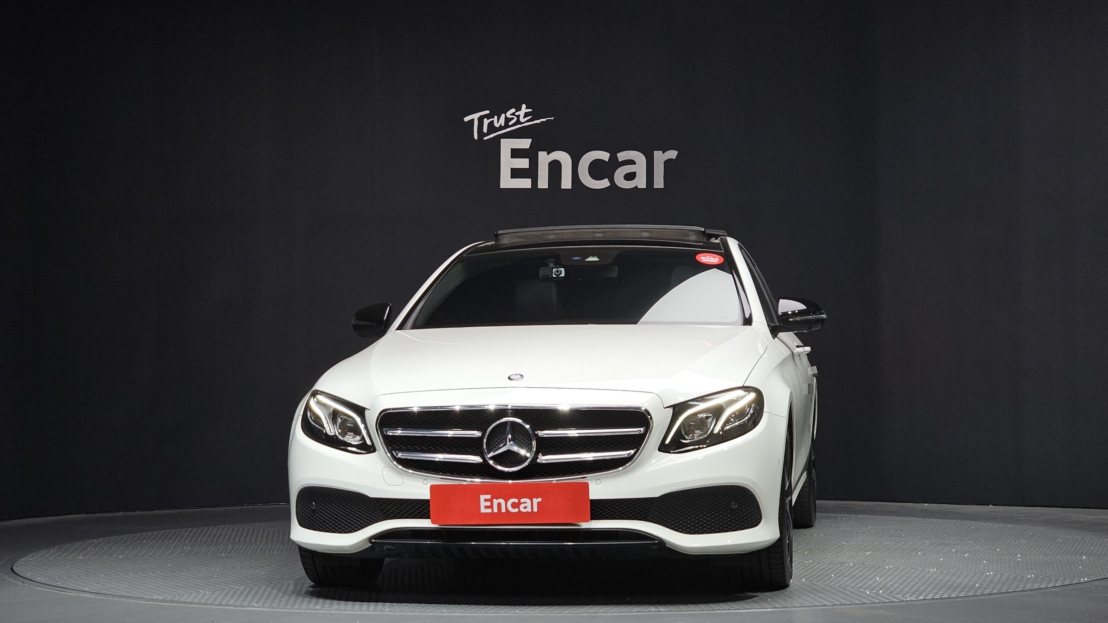 MERCEDES BENZ E-CLASS W213 2016