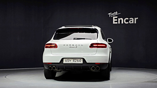 PORSCHE MACAN 2017