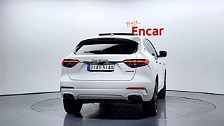 MASERATI LEVANTE 2022