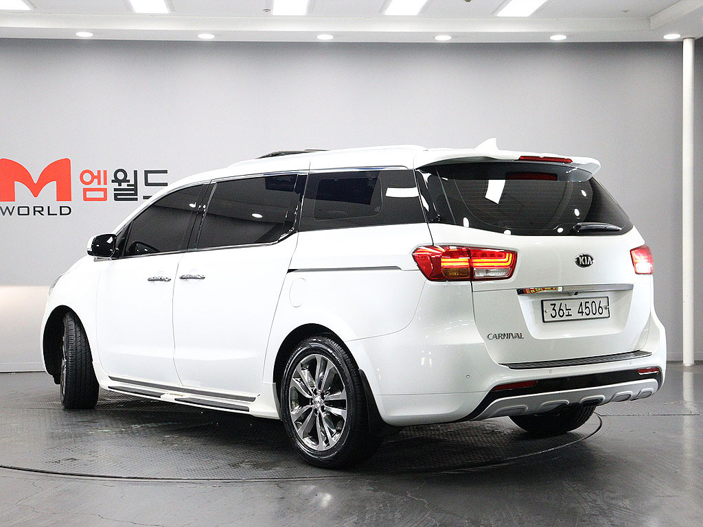KIA CARNIVAL 2017