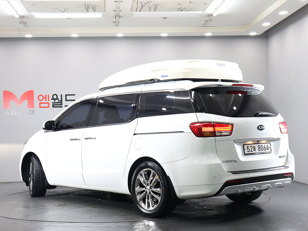 KIA CARNIVAL 2017