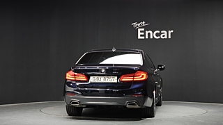 BMW 5-SERIES G30 2017