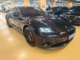 Заказать PORSCHE TAYCAN