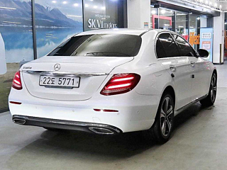 MERCEDES BENZ E-CLASS W213 2018