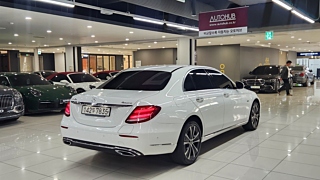 MERCEDES BENZ E-CLASS W213 2020
