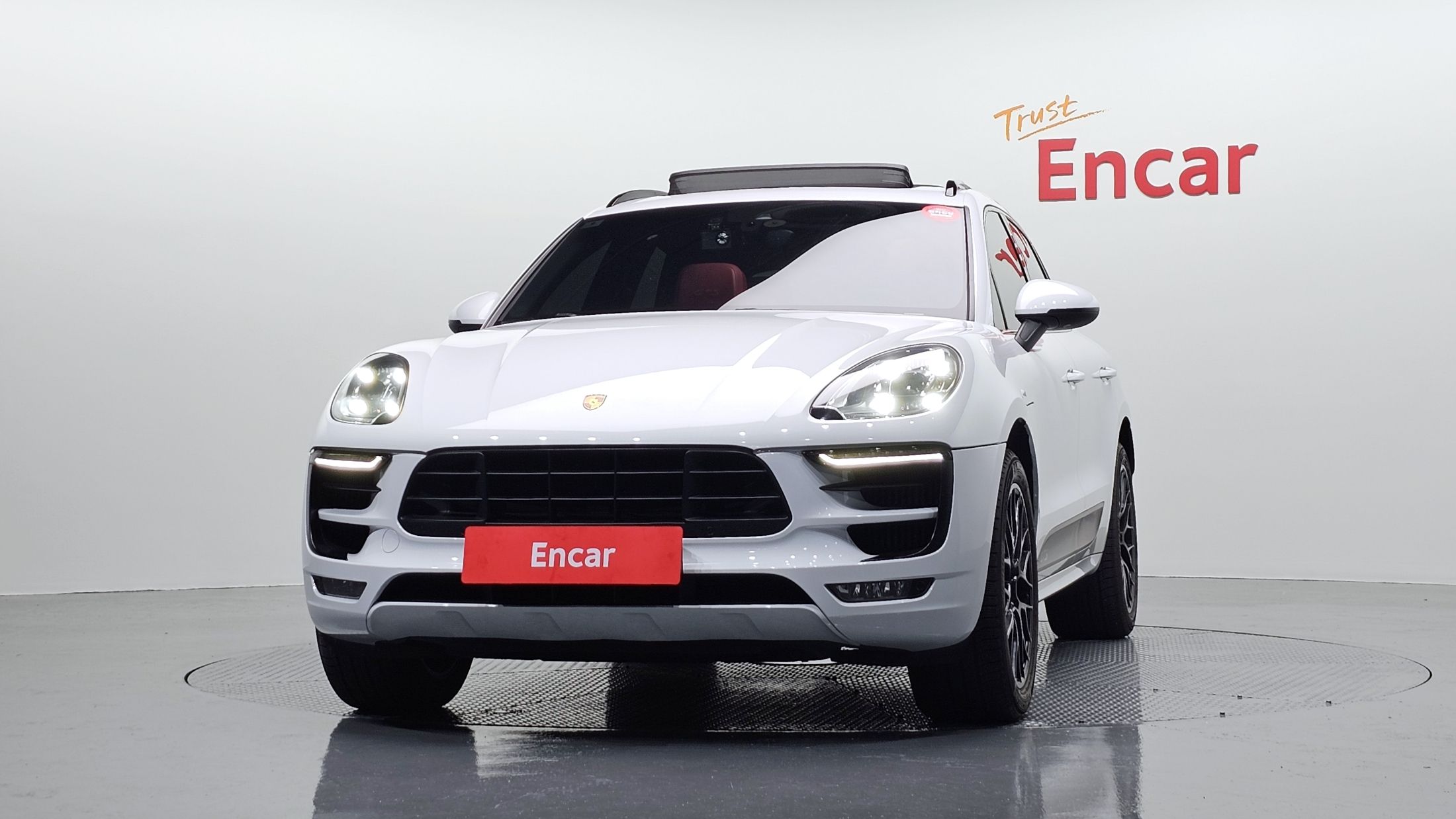 PORSCHE MACAN 2018