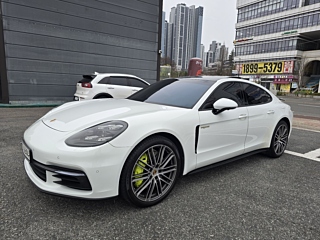 PORSCHE PANAMERA 971 2018
