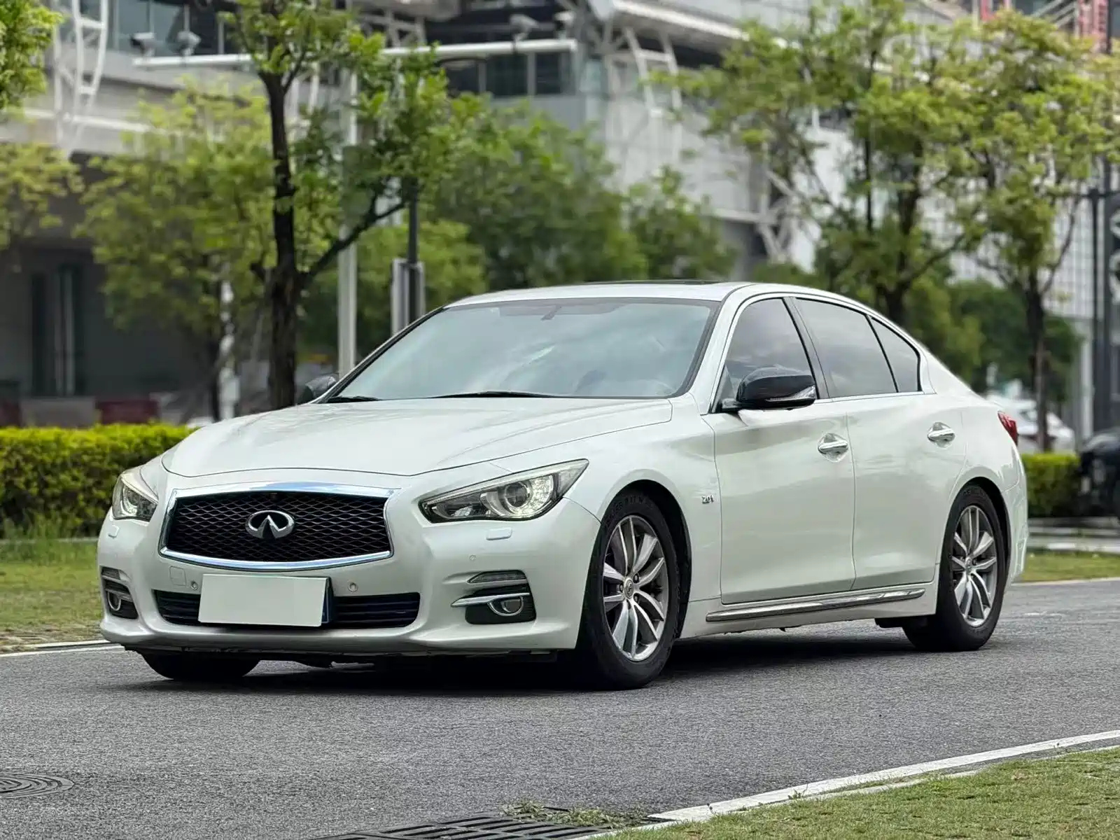 INFINITI Q50L 2015