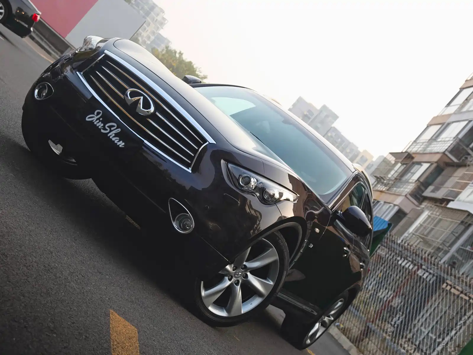 INFINITI QX70 2013