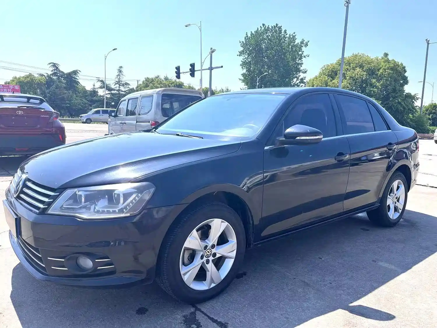 VOLKSWAGEN BORA 2016