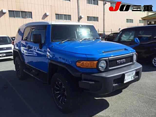 TOYOTA FJ CRUISER