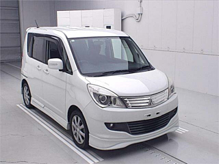 MITSUBISHI DELICA D2
