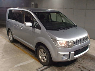 MITSUBISHI DELICA D5