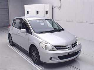 NISSAN TIIDA