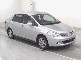 NISSAN TIIDA LATIO