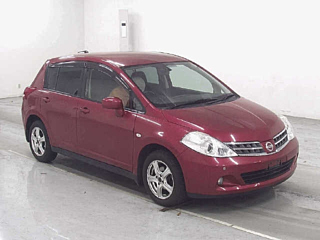 NISSAN TIIDA