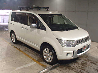 MITSUBISHI DELICA D5