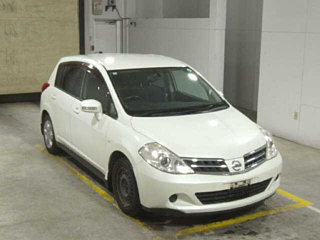 NISSAN TIIDA