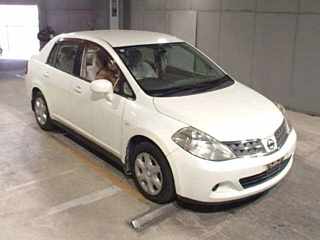 NISSAN TIIDA LATIO