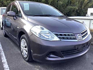 NISSAN TIIDA