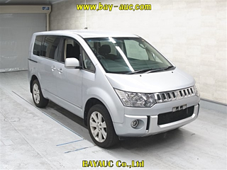 MITSUBISHI DELICA D5
