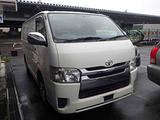 TOYOTA HIACE VAN