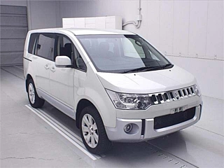 MITSUBISHI DELICA D5