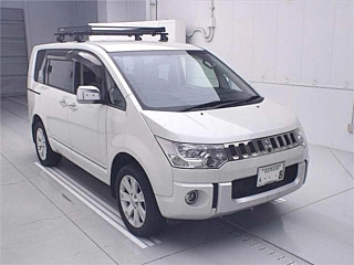 MITSUBISHI DELICA D5
