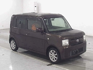 TOYOTA PIXIS SPACE