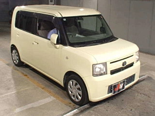 TOYOTA PIXIS SPACE