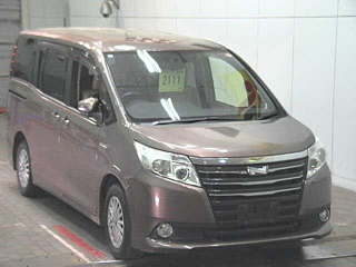 TOYOTA NOAH