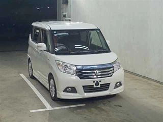 MITSUBISHI DELICA D2
