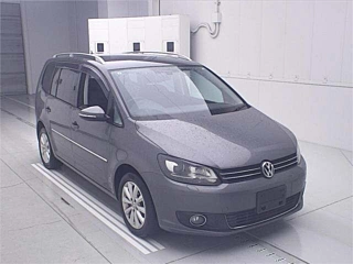 VOLKSWAGEN GOLF TOURAN