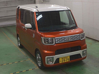 DAIHATSU WAKE