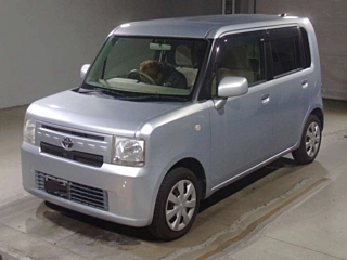 TOYOTA PIXIS SPACE