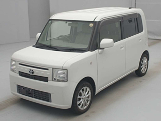 TOYOTA PIXIS SPACE