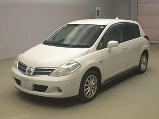 NISSAN TIIDA