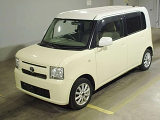 TOYOTA PIXIS SPACE