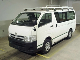 TOYOTA HIACE VAN