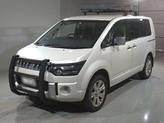 MITSUBISHI DELICA D5