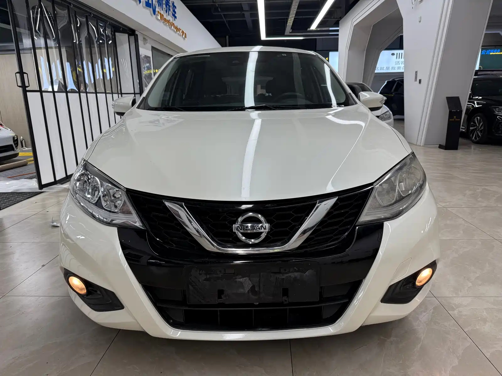 NISSAN TIIDA 2017